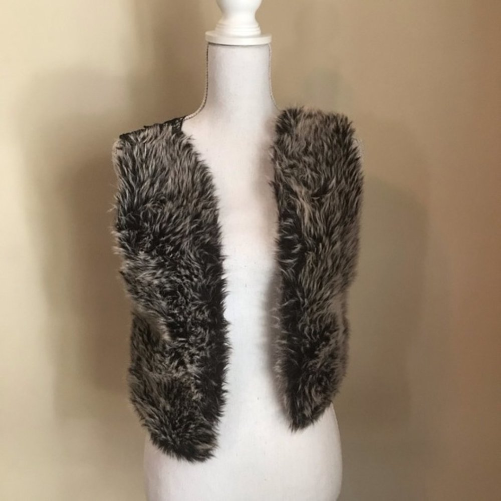 DayTrip Faux Fur Cropped Vest Size Medium M